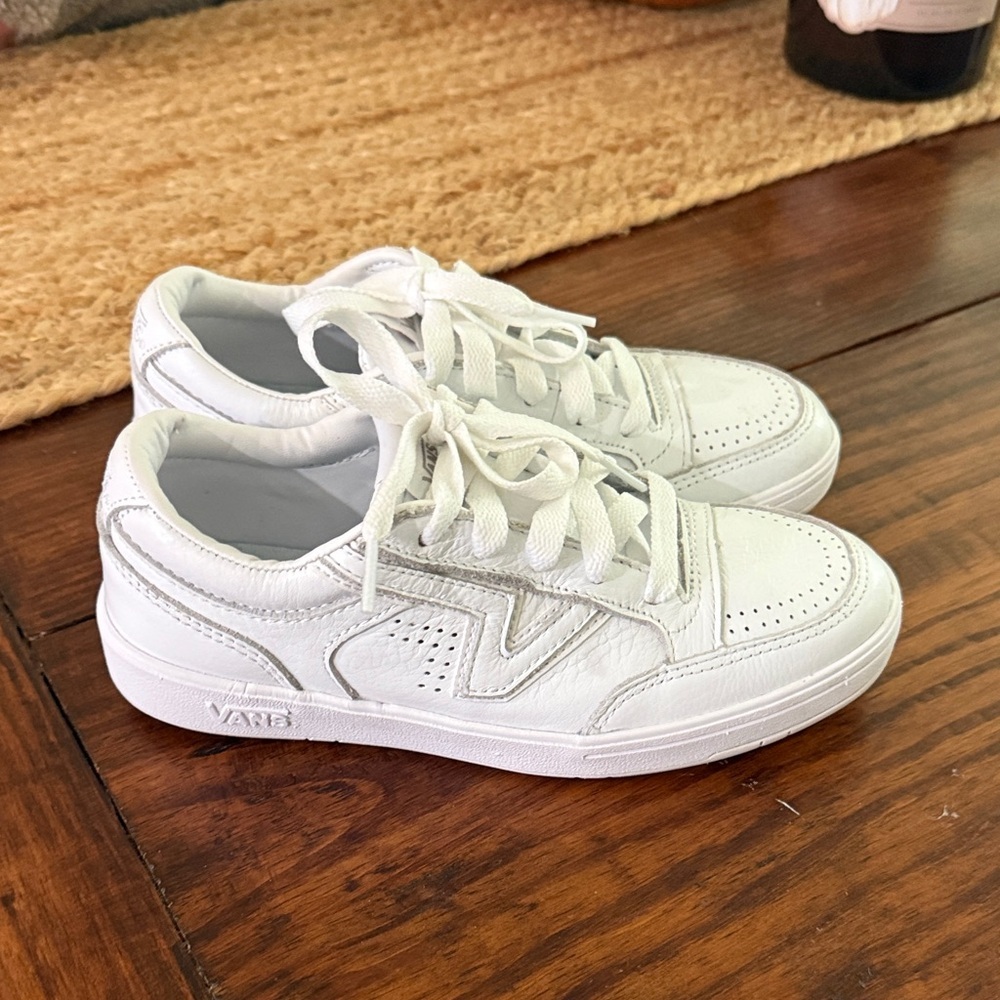 Vans Lowland sneakers in white leather